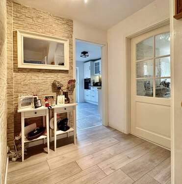 Flur - 4 Zimmer Einfamilienhaus zum Kaufen in Reinbek