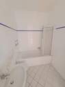 Badezimmer mit Wanne - 1 Zimmer Etagenwohnung in Chemnitz