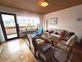 Wohnzimmer - 4 Zimmer Etagenwohnung zum Kaufen in Leonberg