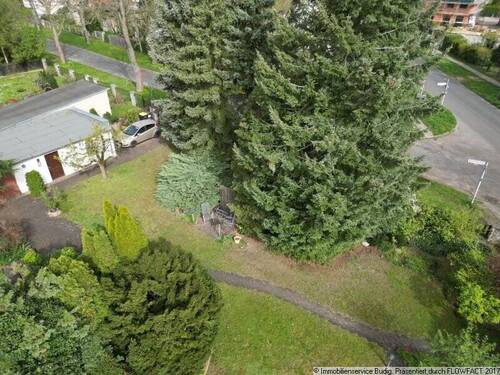 Teil des Gartens und Garage - 