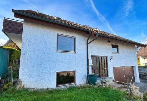 Hausansicht - 7 Zimmer Einfamilienhaus zum Kaufen in Grafenau