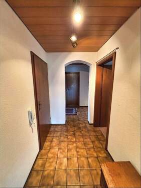 Flur EG - 7 Zimmer Einfamilienhaus in Grafenau