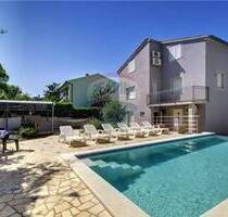 Apartmenthaus mit Pool, Meerblick, 200 m zum Strand - Medulin