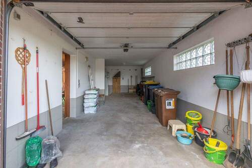 Garage - 