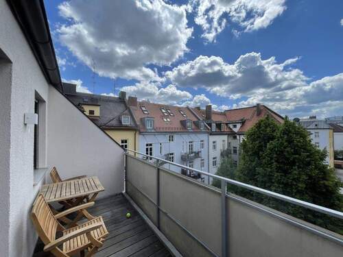Balkon ganz oben - Etagenwohnung mit 54,20 m² in München zum Kaufen