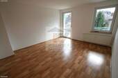 Wohnzimmer - 3 Zimmer Etagenwohnung zur Miete in Gera