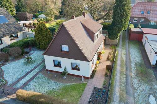 Luftaufnahme Frontansicht - 4 Zimmer Einfamilienhaus in Bremerhaven