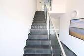 V8828 Bürogebäude - Treppenhaus EG - 