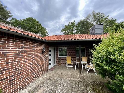Eingang mit Sitzecke - Einfamilienhaus mit 150,00 m&sup2; in Burgwedel zum Kaufen