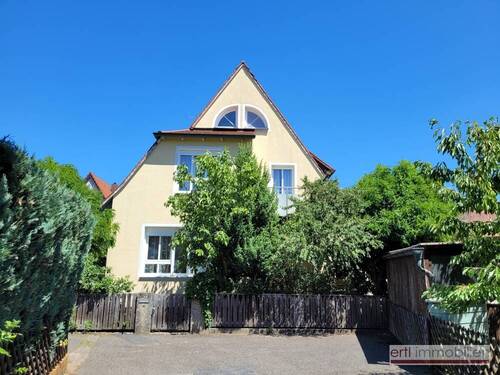 Objektansicht - 4 Zimmer Doppelhaushälfte zum Kaufen in Nürnberg