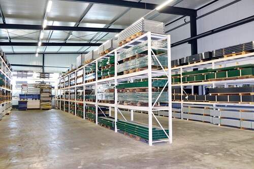 Halle 3 Hochregale - 