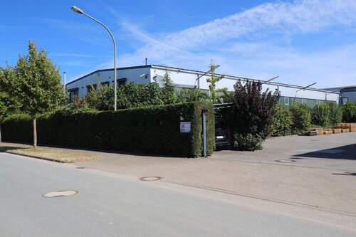 Ein-/Ausfahrt zu Halle Nr. 2 und Halle Nr. 3 - 