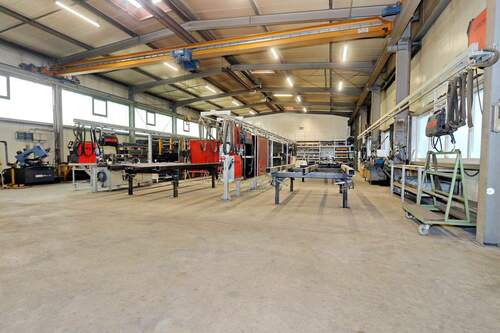 Schweißarbeiten in Halle 1 - 