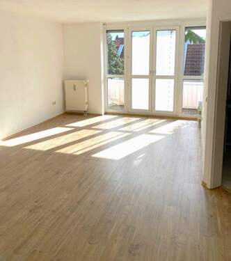 Viel Tageslicht - 2 Zimmer Etagenwohnung in Eching