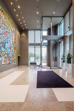 Lobby - 