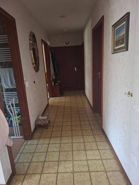 weiterer Flur im EG - 