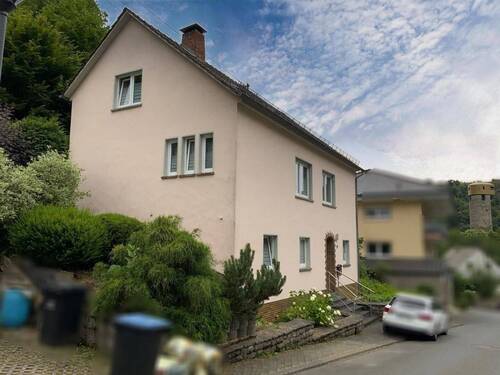 Strassenansicht - 5 Zimmer Einfamilienhaus zum Kaufen in Neuerburg