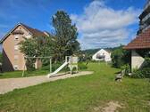 Spielplatz vor dem Haus - 