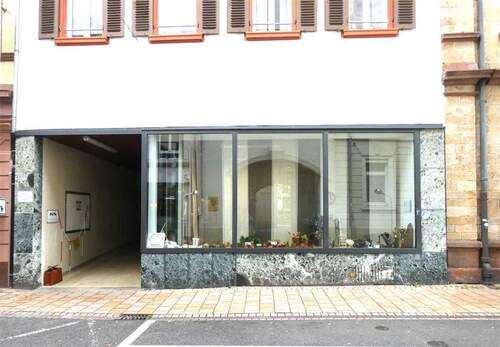 Gewerbeimmobilie mit großzügigem Schaufenster - Zentrumsnahe Gewerbelage in Neustadt Altstadt