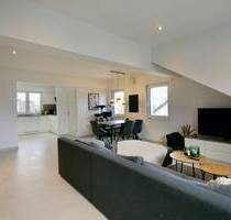 Moderne Dachgeschosswohnung in Taunusstein-Neuhof – Zweitbezug nach hochwertigem Ausbau (2024)