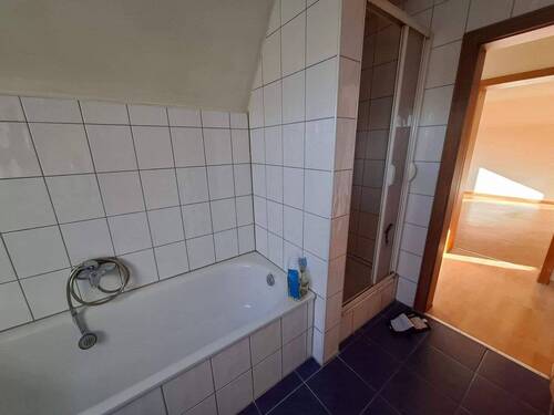 Wanne und Dusche - 