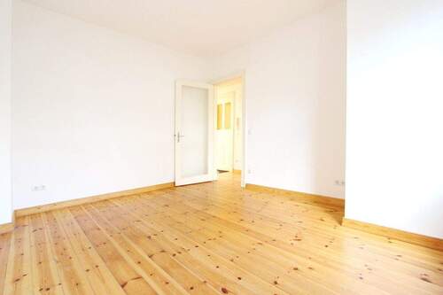 Schlafzimmer (2) EG - 