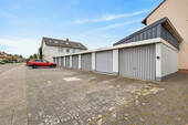 Garage auf separatem Grundstück - 