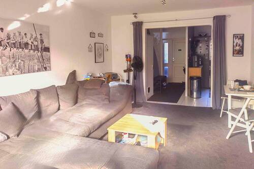 Wohnzimmer Blick Eingang+Küche - 3 Zimmer Reihenmittelhaus in Hamburg