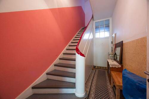 Treppenhaus EG - Mehrfamilienhaus, Wohnhaus mit 154,10 m² in Krefeld zum Kaufen