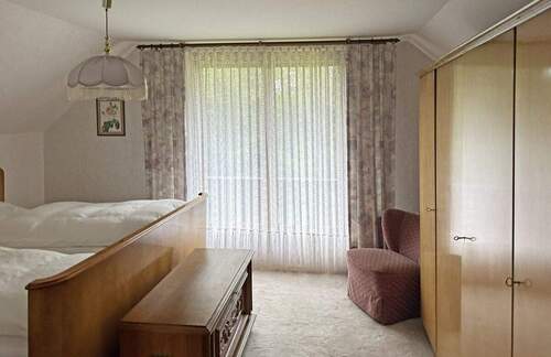 Schlafzimmer Dachgeschoss links - 
