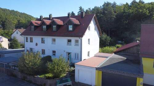 Unverbaubar am Waldrand - 5 Zimmer Doppelhaushälfte in Neumarkt