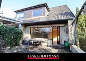 V10222 Titelbild - Doppelhaushälfte mit Vollkeller, großem Grundstück und Garage in Quickborn-Heide
