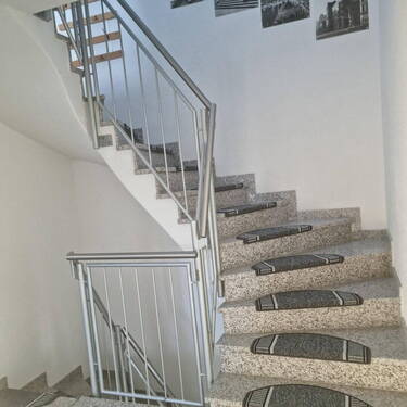 Aufgang 1 OG Bild 2 - 