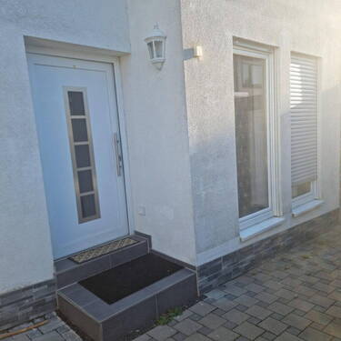 Hauseingang - 7 Zimmer Doppelhaushälfte in Pforzheim