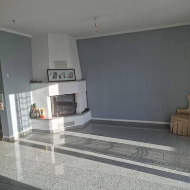 Offener Kamin im Wohnzimmer - 