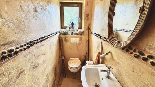 WC - 