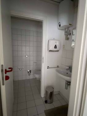 WC - 