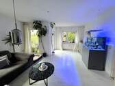 Wohnzimmer mit Zugang zum Balkon - TRIER - Trimmelter Hof - gepflegte 2,5 Zimmer Wohnung im OG mit Balkon