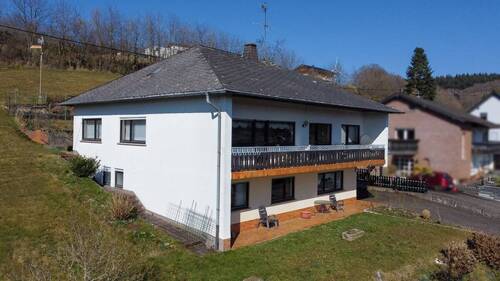 Seitlich - 6 Zimmer Mehrfamilienhaus, Wohnhaus zum Kaufen in Horath