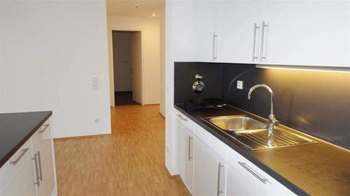 Moderne EBK mit Kochinsel - 