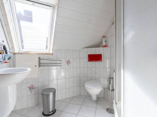 10. Badezimmer mit Dusche - 