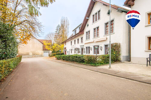 Ansicht - Gasthaus mit zwei Wohnungen und großzügigem Grundstück in Lienheim