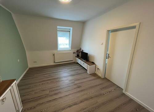 Wohnzimmer - 2 Zimmer Etagenwohnung in Mannheim