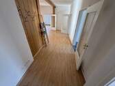 Flur - Etagenwohnung mit 137,00 m² in Oschatz zur Miete