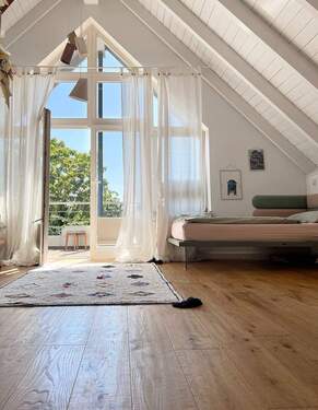 Schlafzimmer mit ausgebauter Empore - 