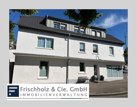 Hausansicht I - Moderne Büro-, Praxis- oder Einzelhandelsfläche in zentraler Lage von Kierspe-Dorf zu vermieten!