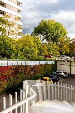 Zugang zum Besucherparkplatz - 