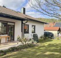 Traumgarten mit Südwestlage, Terrassen und Garagen - Einfamilienhaus in ruhiger Lage - Aschbach
