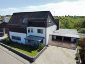 Hausansicht - Großzügiges Einfamilienhaus mit Einliegerwohnung und traumhaftem Weitblick!
