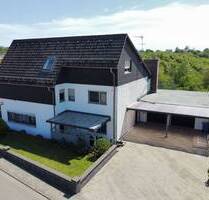 Großzügiges Einfamilienhaus mit Einliegerwohnung und traumhaftem Weitblick! - Schmalenberg